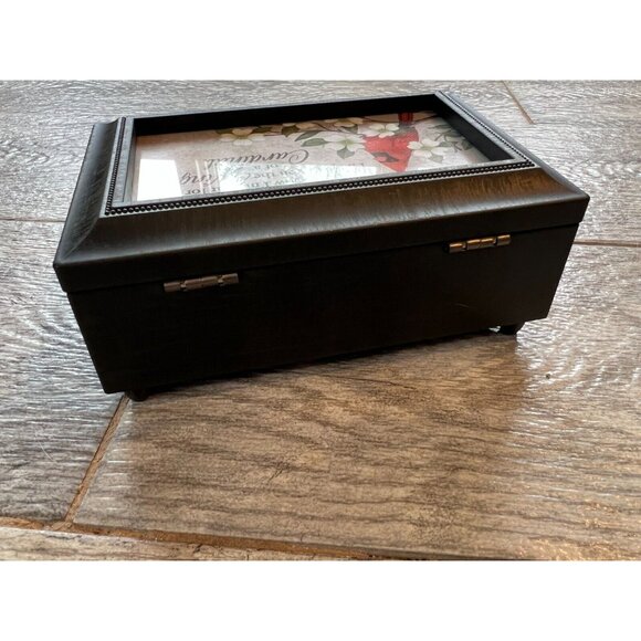 Carson Home Accents Wings of a Cardinal Music Box Memorial Amazing Grace NWT - Picture 5 of 7